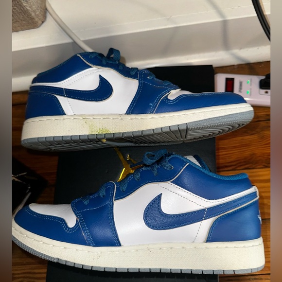 Air Jordan 1 Low SE | Industrial blue | GS size 7 | Womens 8.5 - Picture 2 of 9